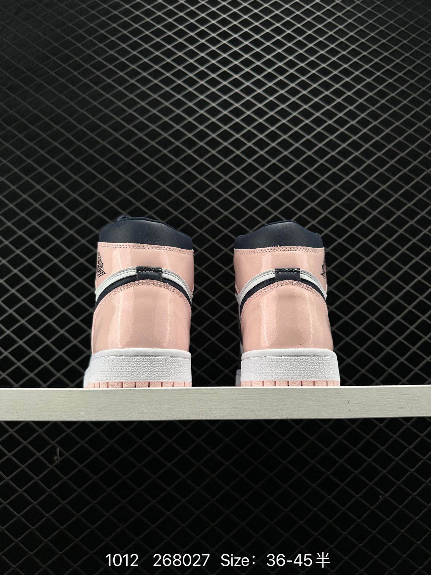 Nike Air Jordan 1 Retro High OG”Black/White“